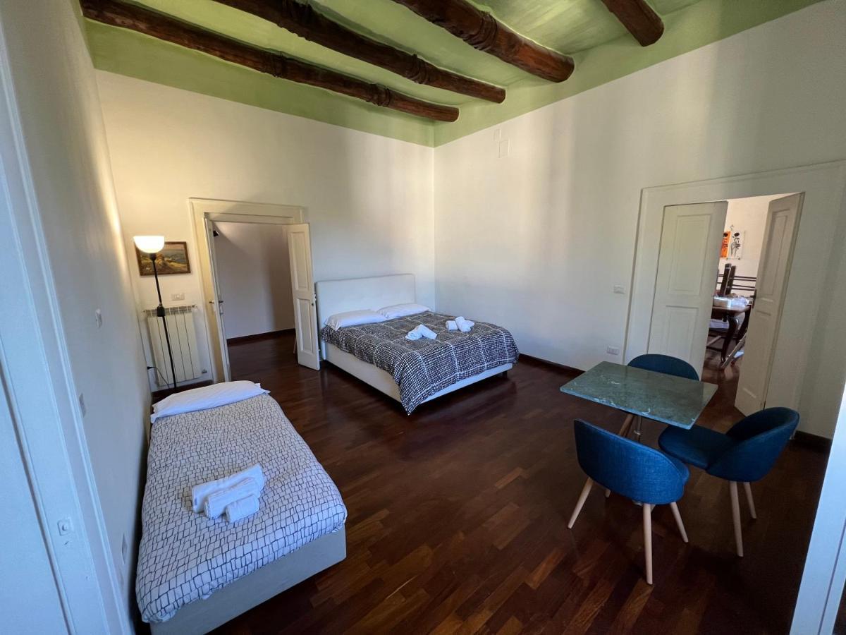 Carafa'S Central Apartment By Hhn Napoli Eksteriør billede