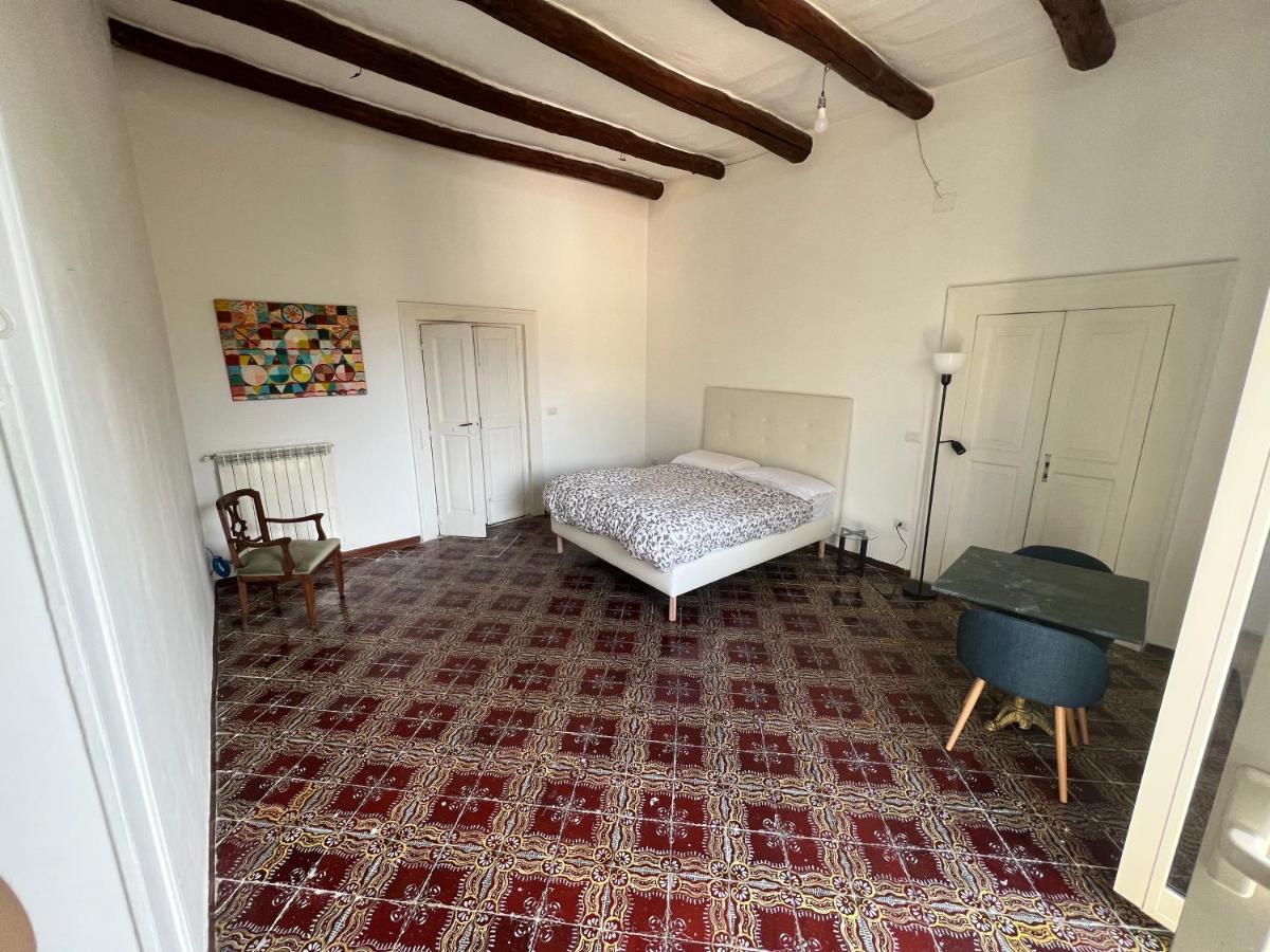 Carafa'S Central Apartment By Hhn Napoli Eksteriør billede