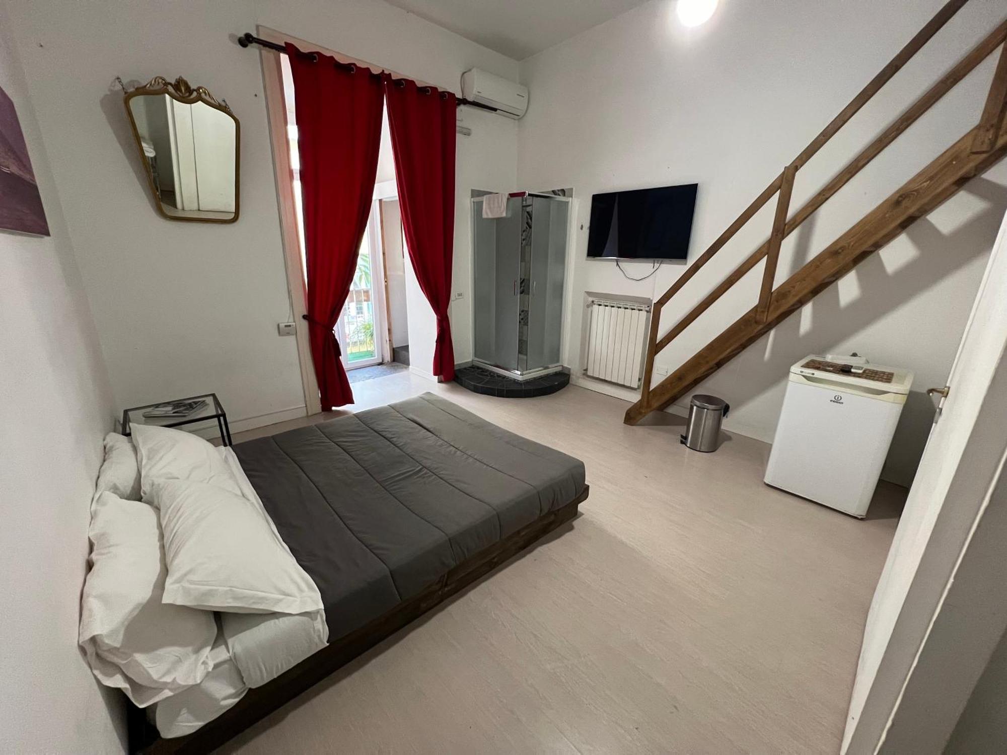 Carafa'S Central Apartment By Hhn Napoli Eksteriør billede