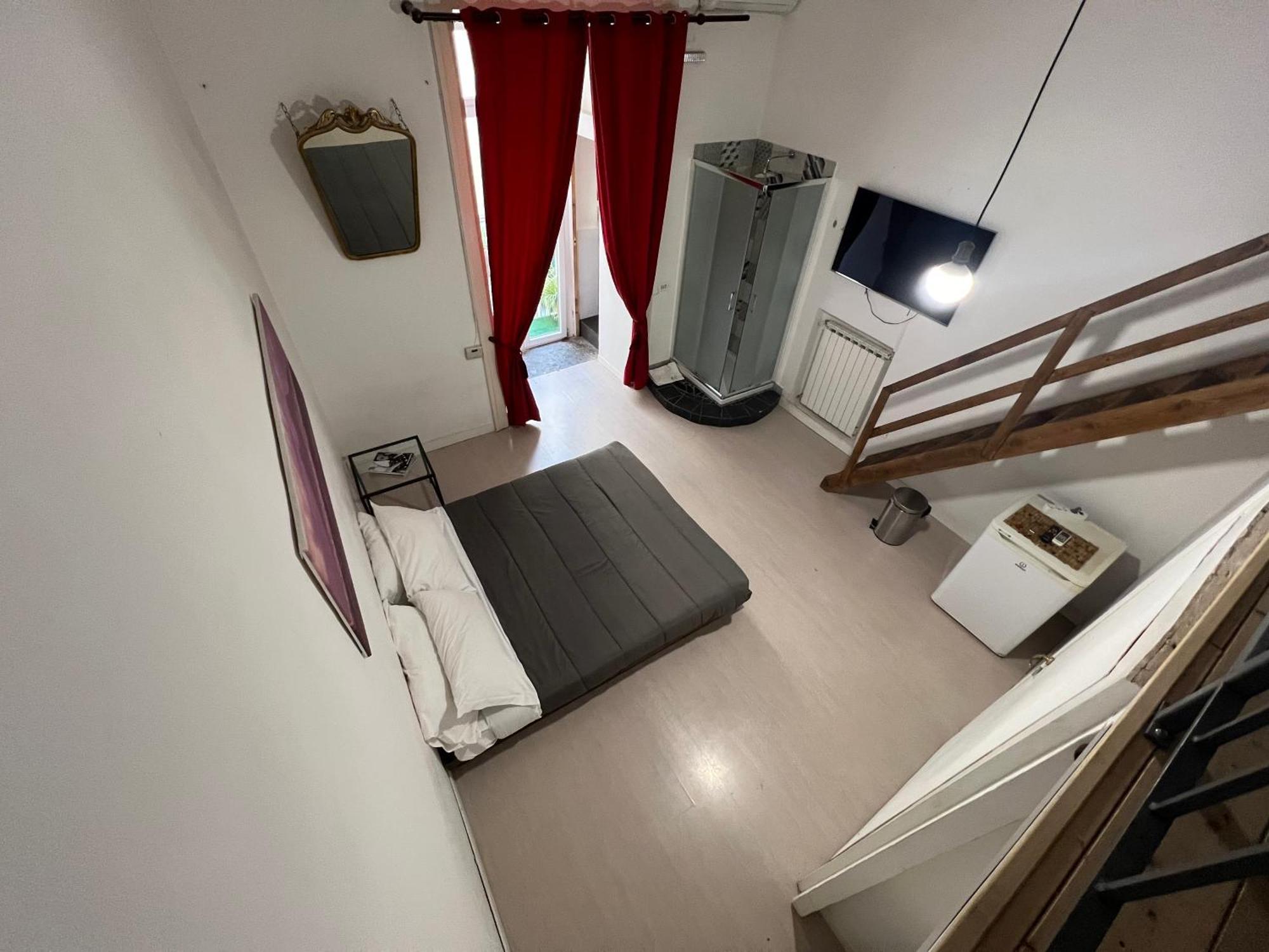 Carafa'S Central Apartment By Hhn Napoli Eksteriør billede