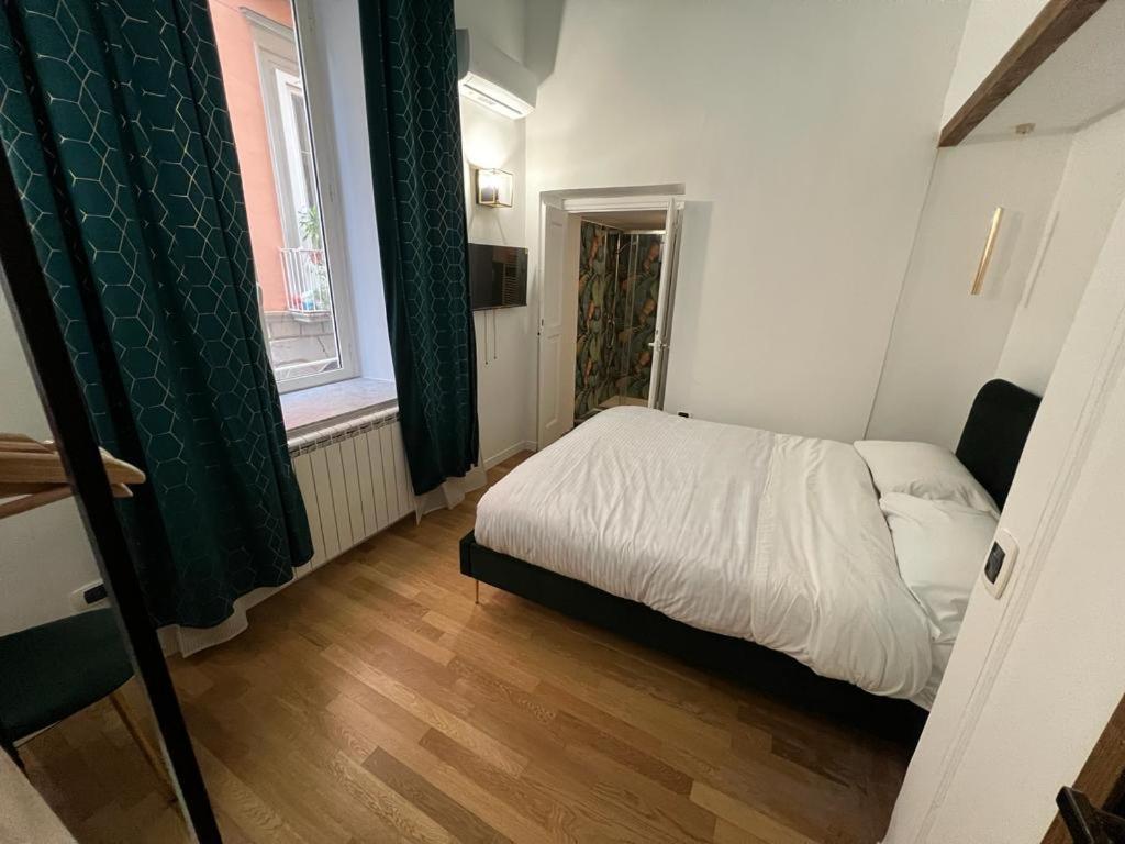 Carafa'S Central Apartment By Hhn Napoli Eksteriør billede