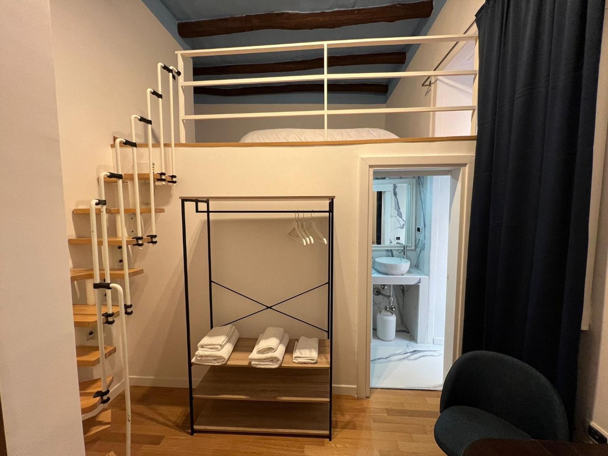 Carafa'S Central Apartment By Hhn Napoli Eksteriør billede