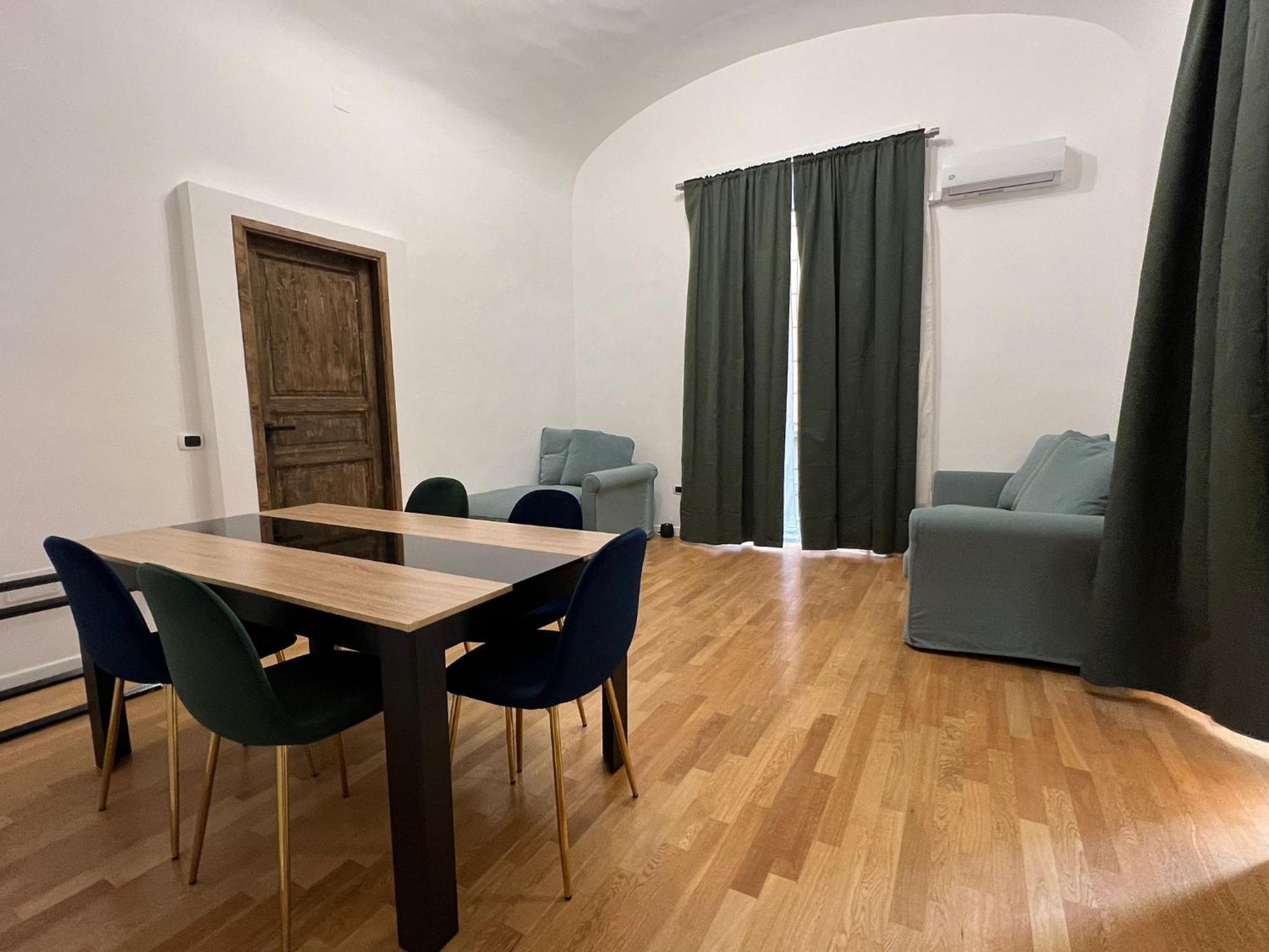 Carafa'S Central Apartment By Hhn Napoli Eksteriør billede