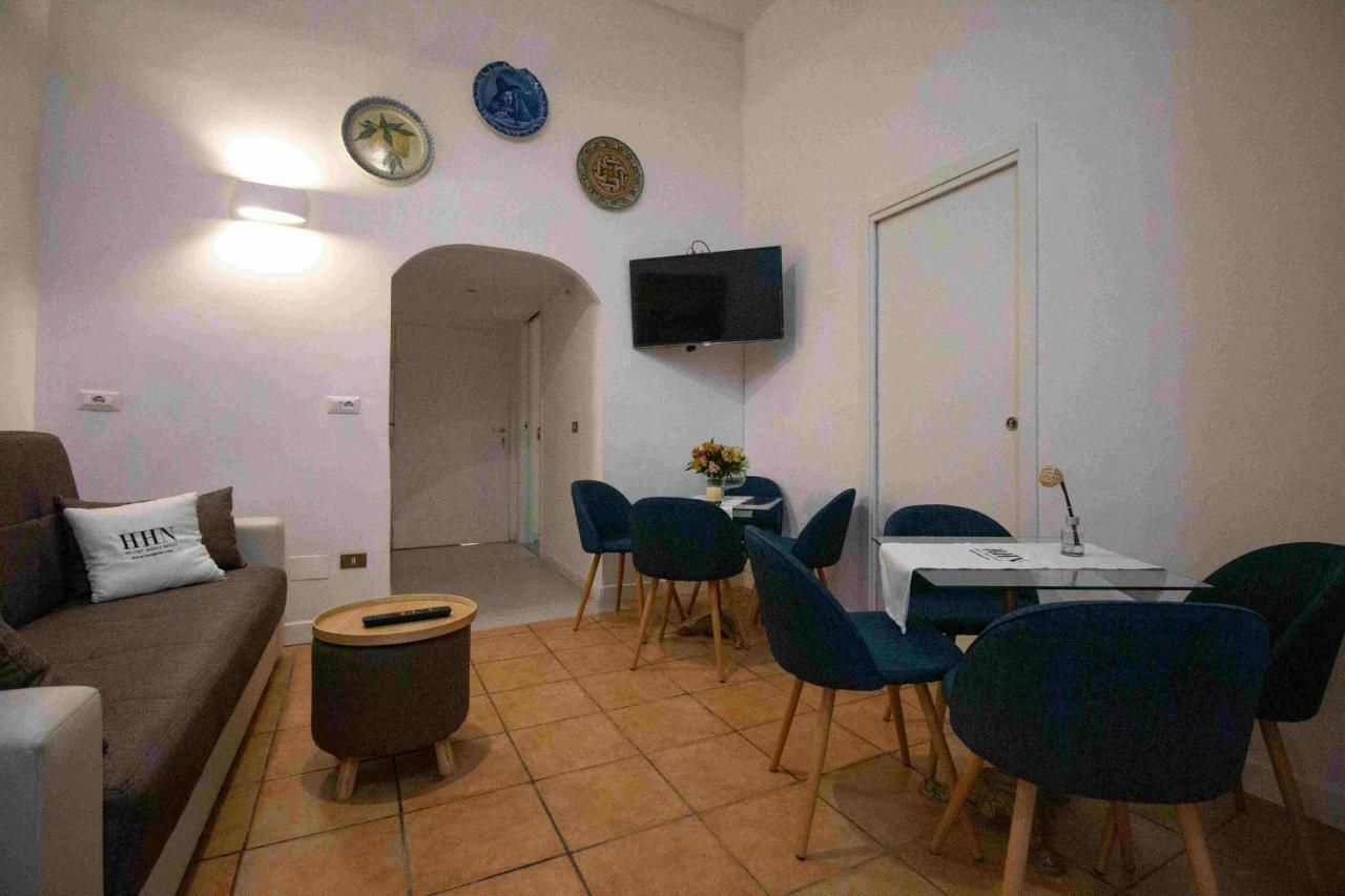 Carafa'S Central Apartment By Hhn Napoli Eksteriør billede